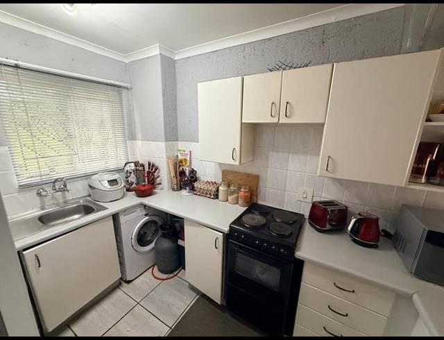 2 BEDROOM PROPERTY TO RENT IN GLEN MARAIS
